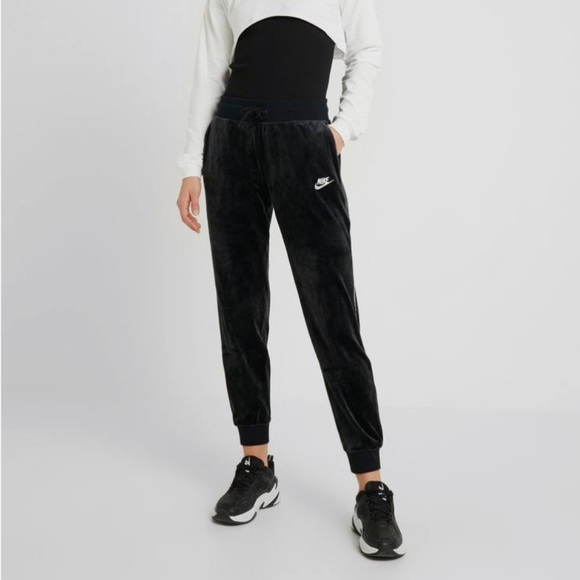 Nike Pants - Nike Sportswear Velour Heritage pants